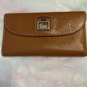 Dooney & Bourke Clutch Wallet Pebble Grain
